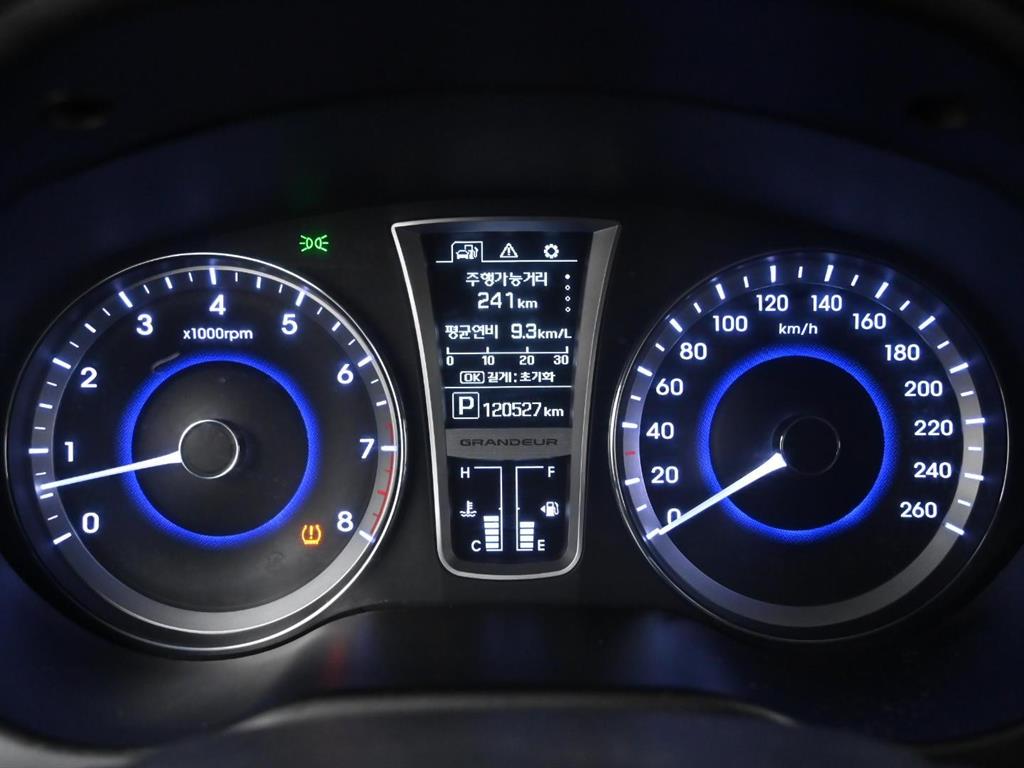 HYUNDAI Grandeur - Vista 11