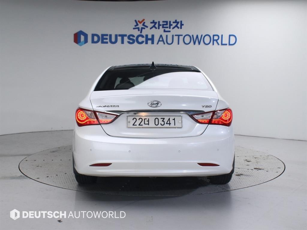 HYUNDAI Sonata - Vista 4