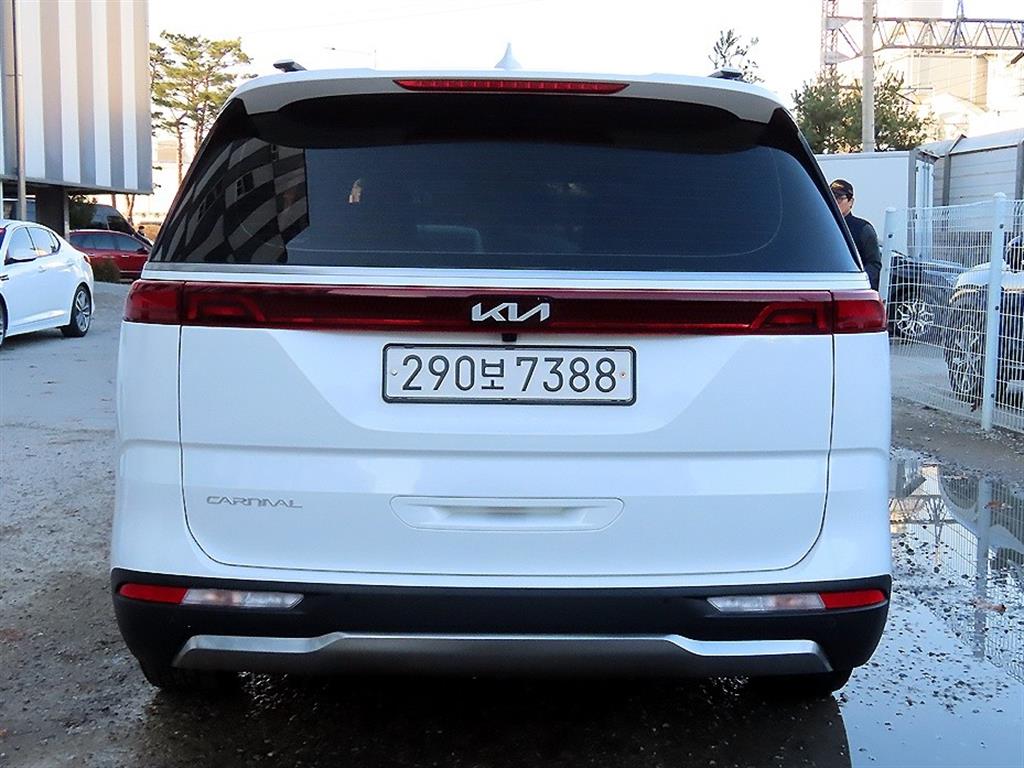 KIA Carnival - Vista 4