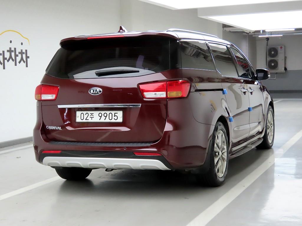 KIA Carnival - Vista 4