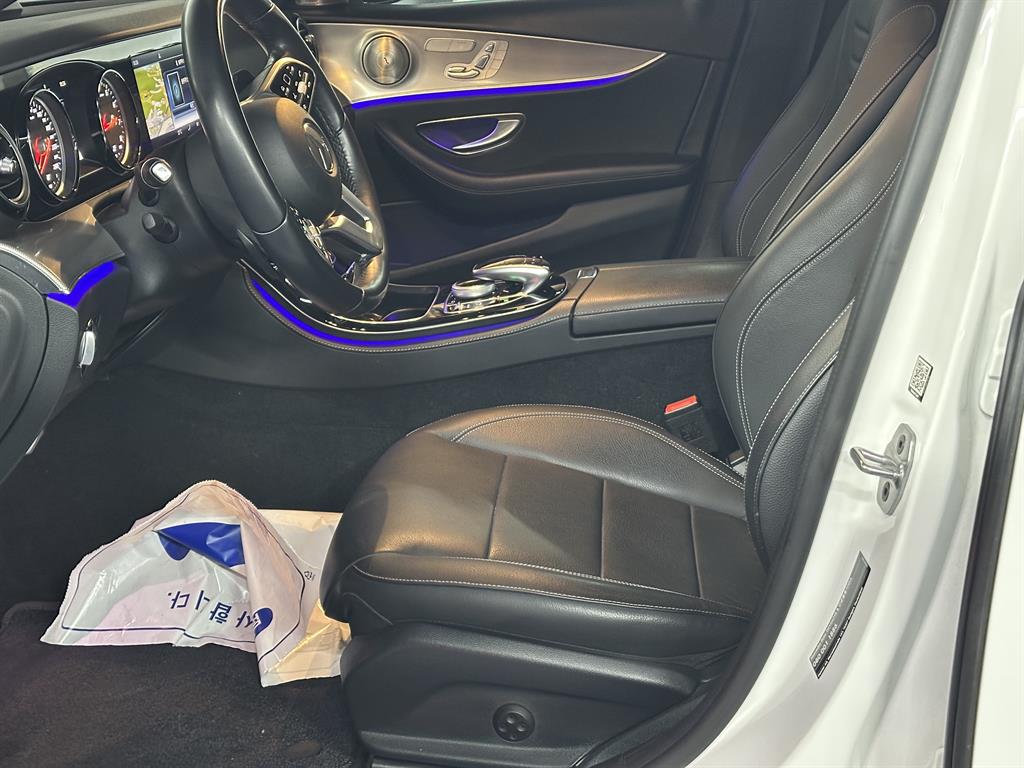 Mercedes Benz E class - Vista 6