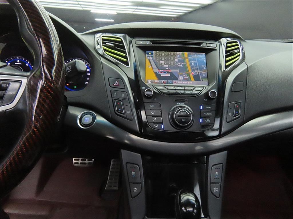 HYUNDAI i40 - Vista 12