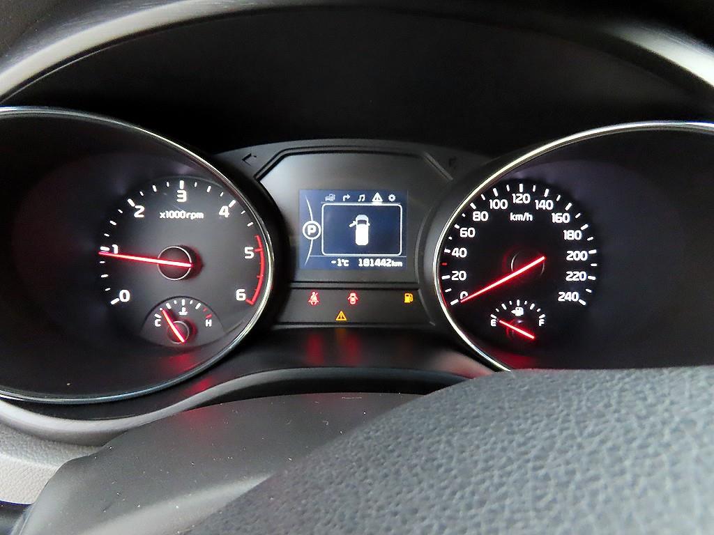 KIA Carnival - Vista 10