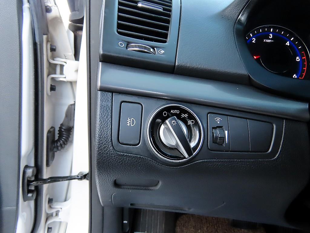 HYUNDAI i40 - Vista 12