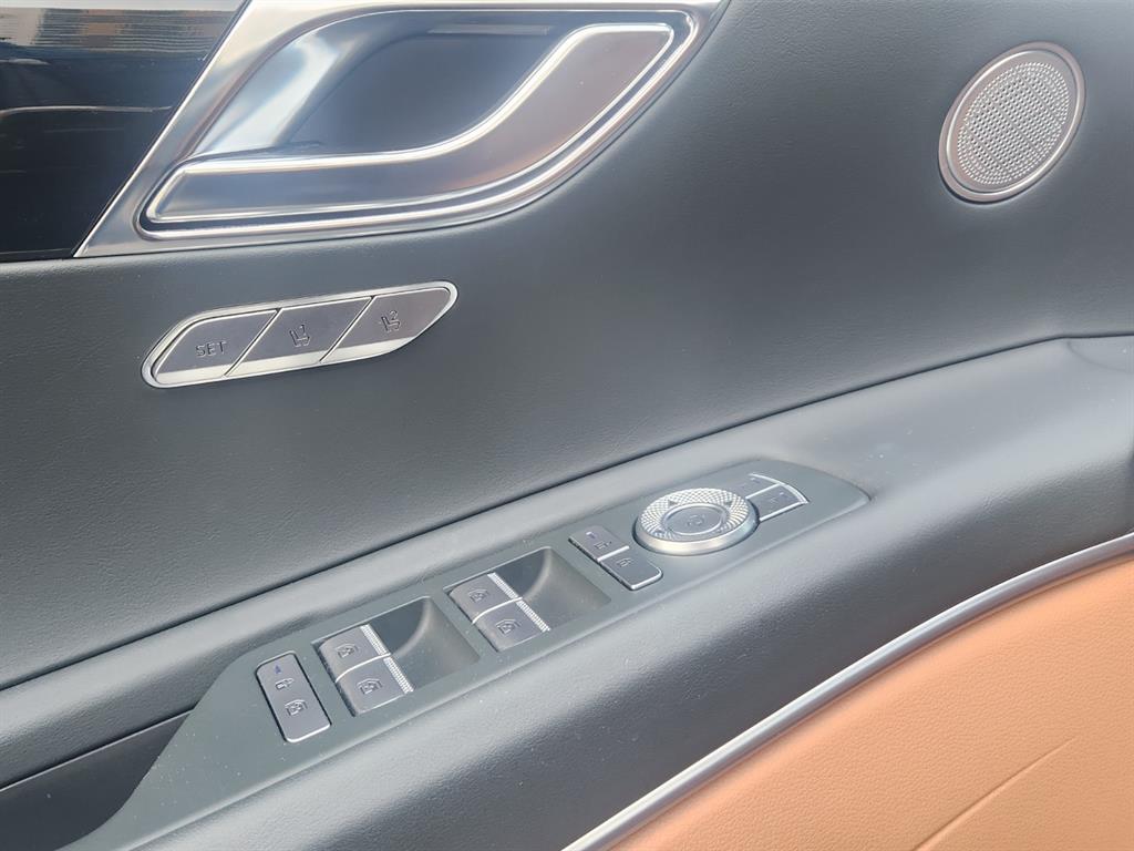 Genesis GV80 - Vista 8