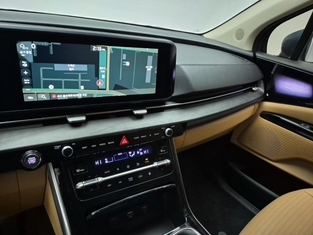 KIA Carnival - Vista 10