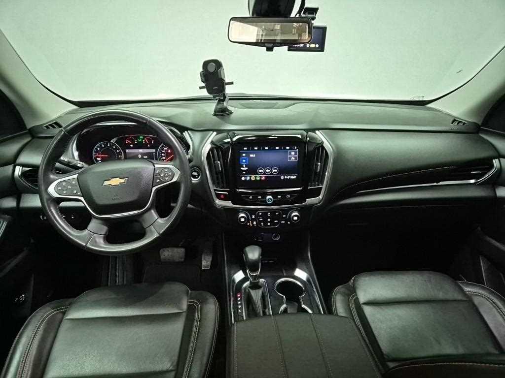 Chevrolet Travers - Vista 7