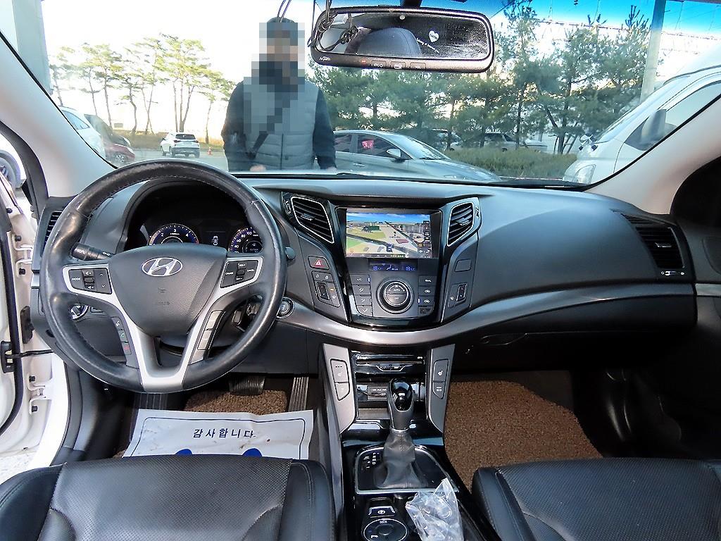 HYUNDAI i40 - Vista 7