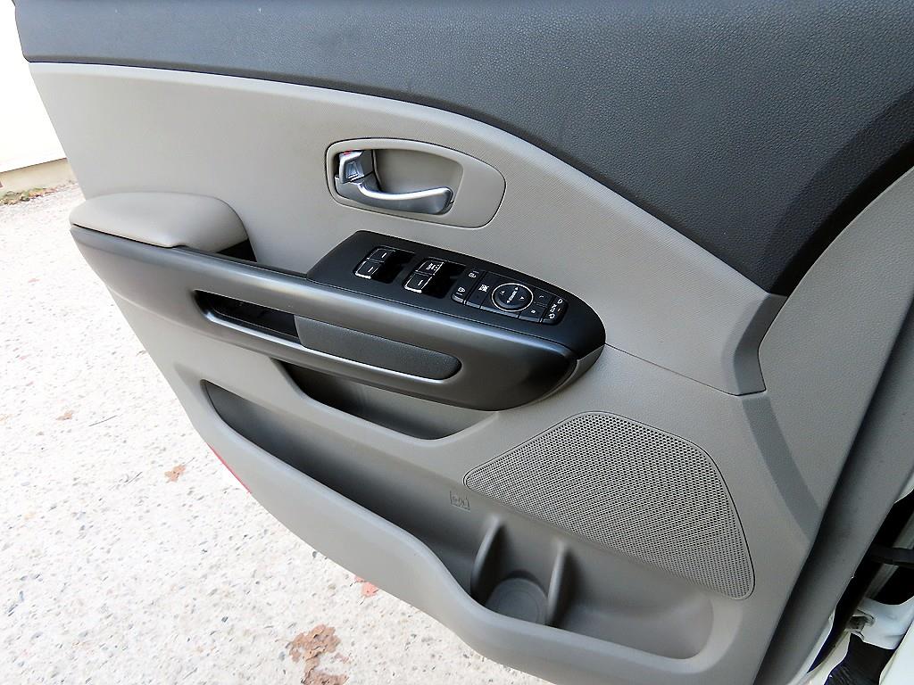 KIA Carnival - Vista 12