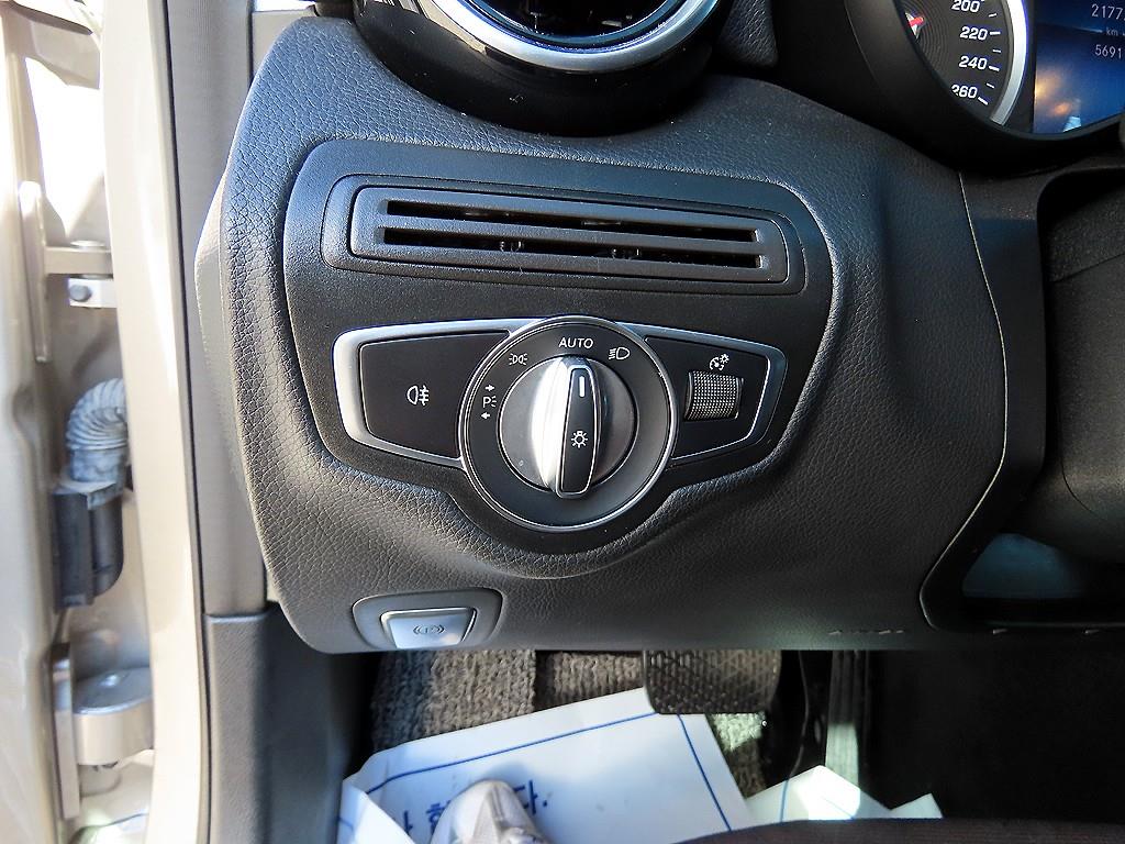 Mercedes Benz C Class - Vista 12