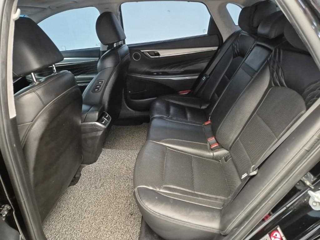 HYUNDAI Grandeur - Vista 12