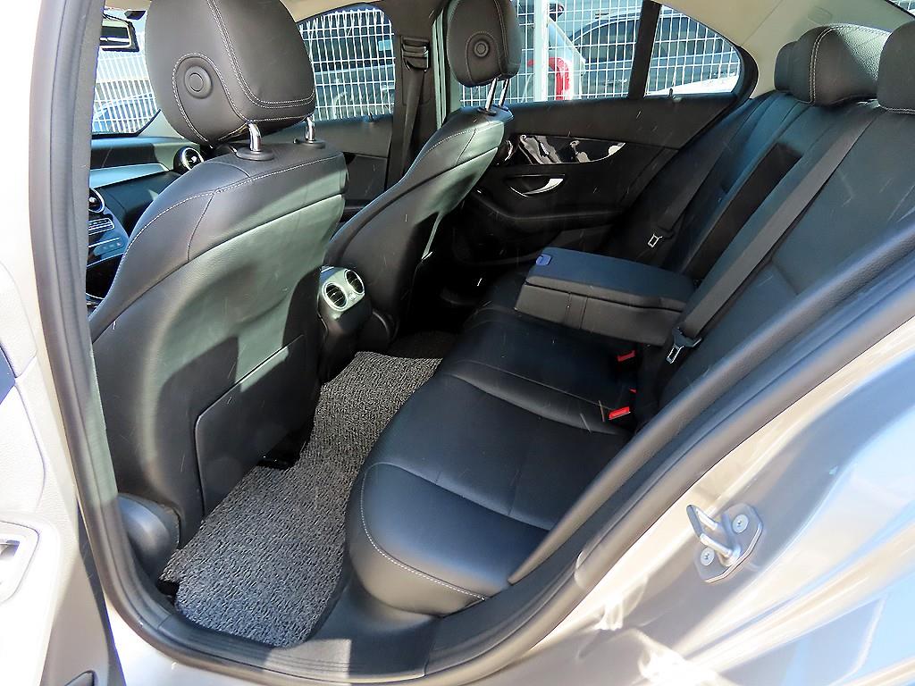 Mercedes Benz C Class - Vista 6