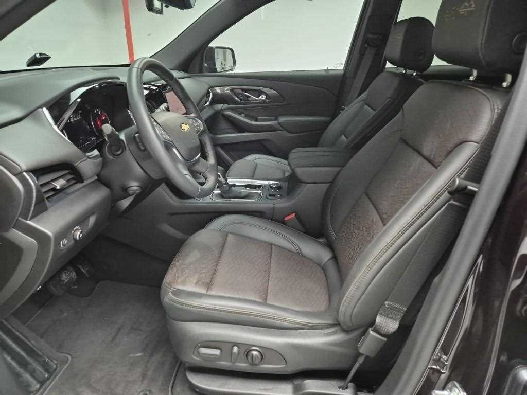 Chevrolet Travers - Vista 11