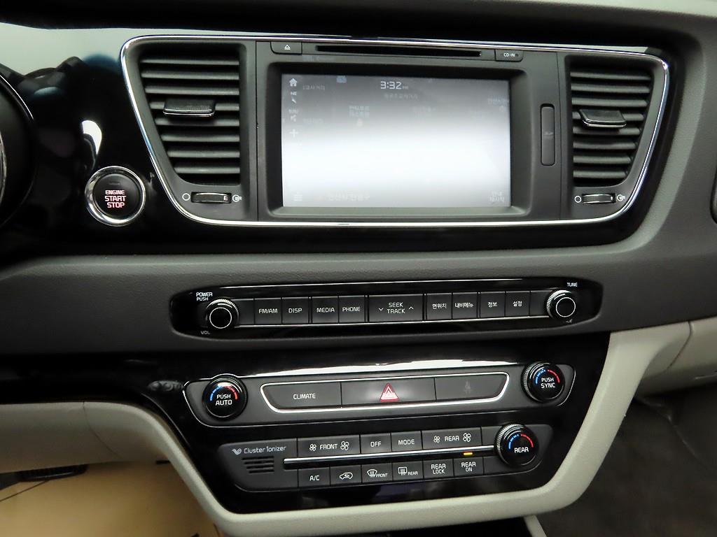 KIA Carnival - Vista 9