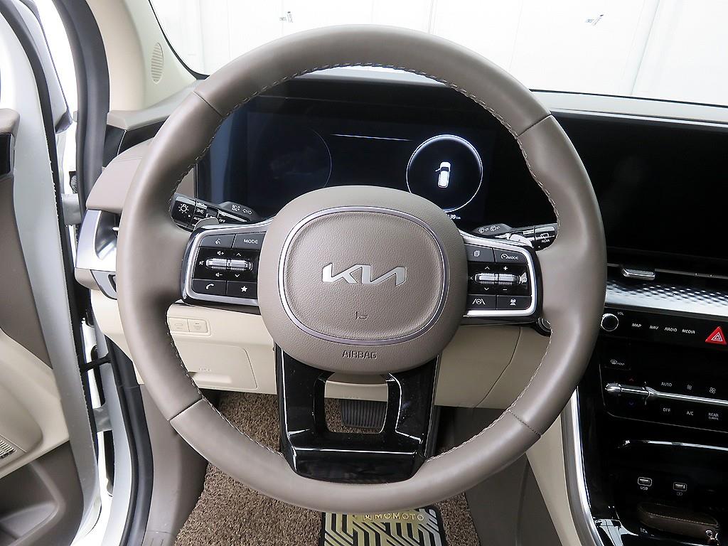 KIA Carnival - Vista 10