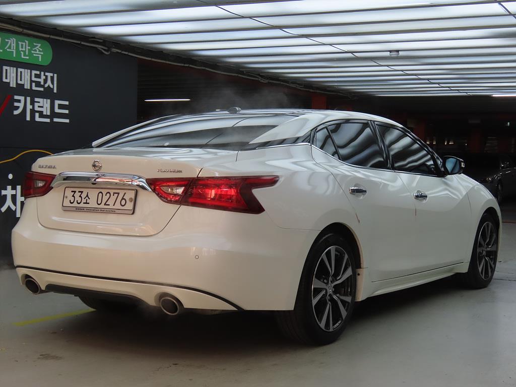 Nissan Maxima - Vista 4