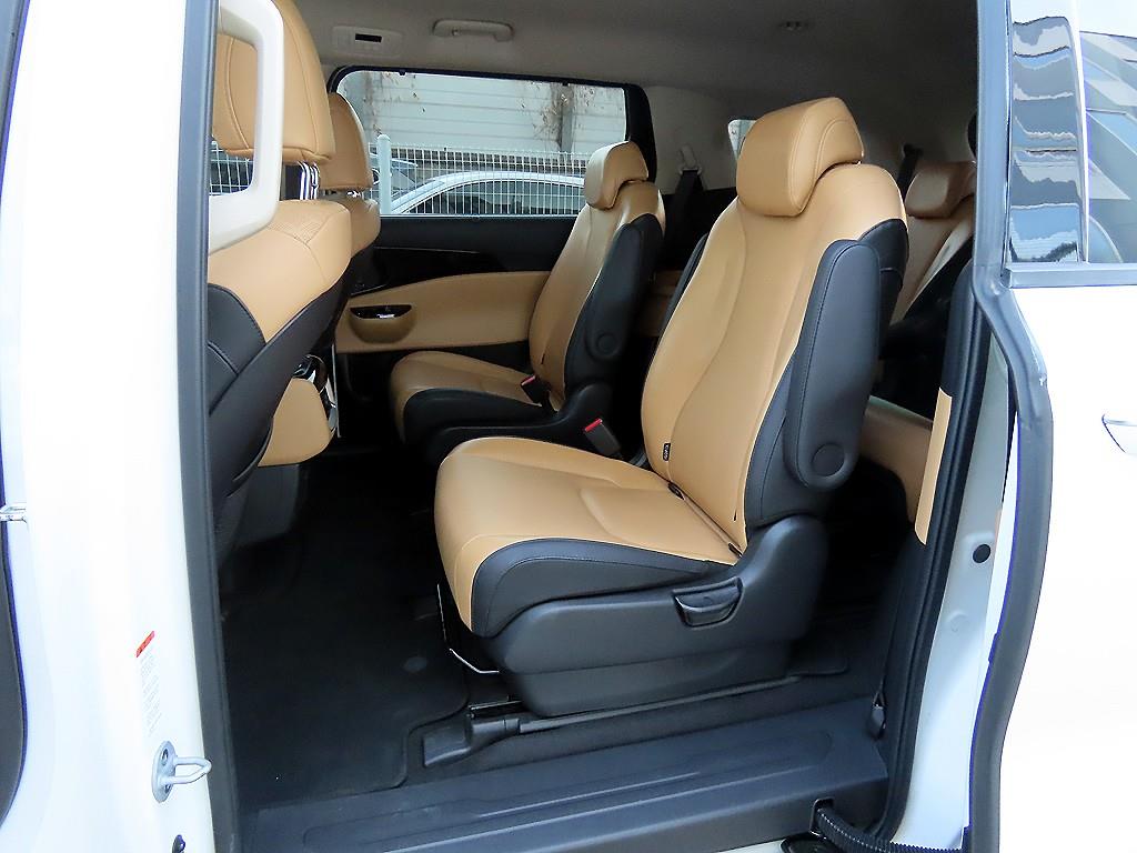 KIA Carnival - Vista 6