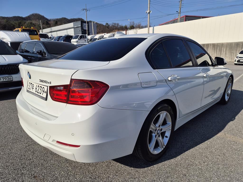 BMW 3 series - Vista 4