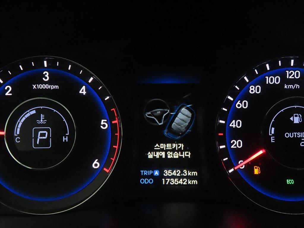 HYUNDAI i40 - Vista 9