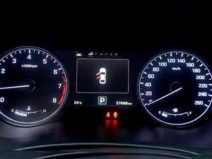 HYUNDAI Genesis - Vista 12