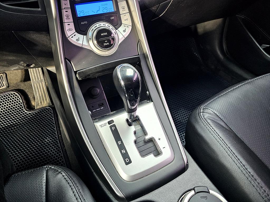 HYUNDAI Avante 2011 Plateado - Importación desde Corea - HF Imports Iquique - Foto 16