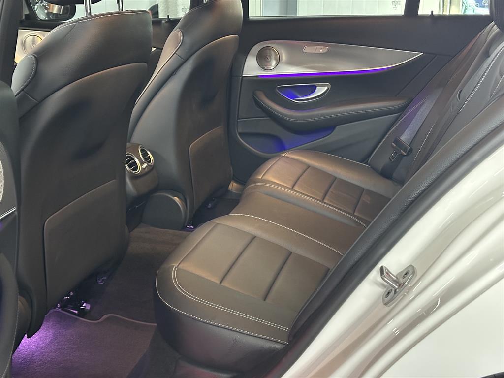 Mercedes Benz E class - Vista 7