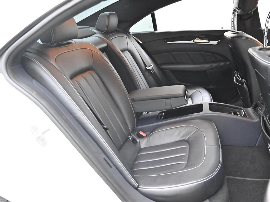 Mercedes Benz CLS Class - Vista 12