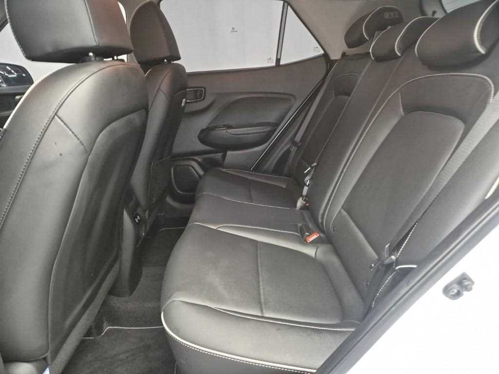 HYUNDAI Venue - Vista 12