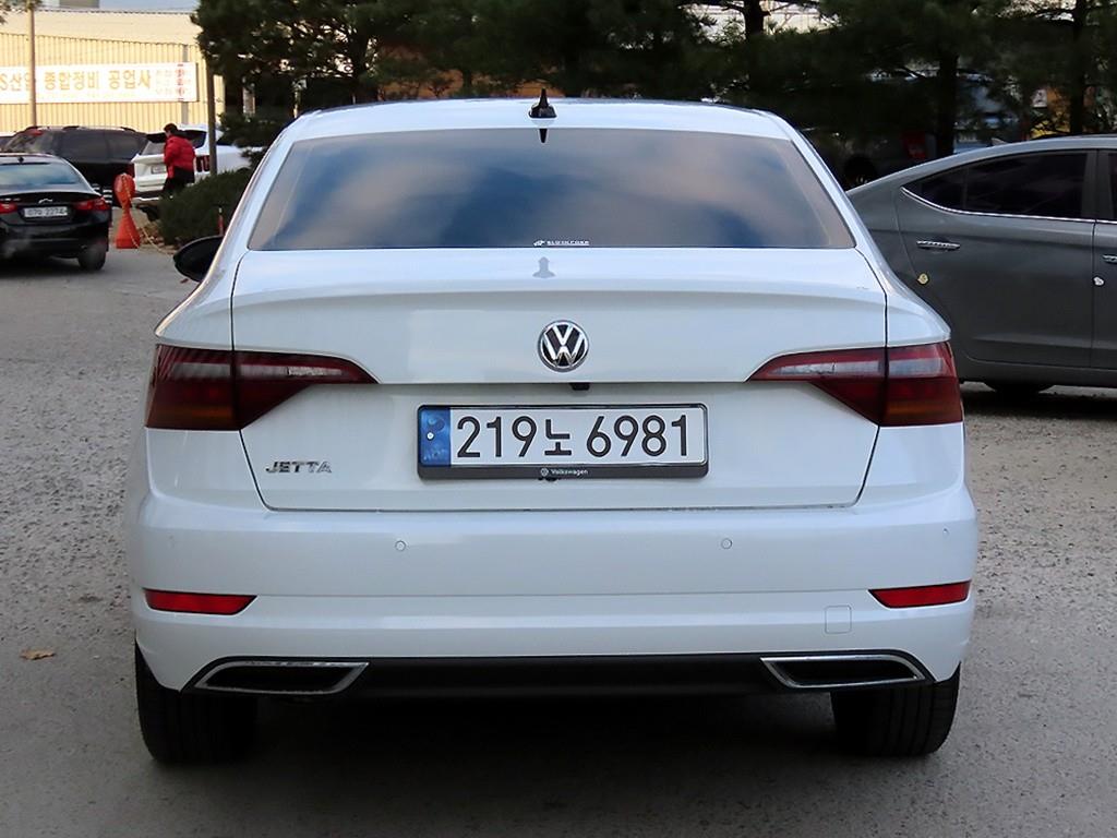 Volkswagen Jetta - Vista 4