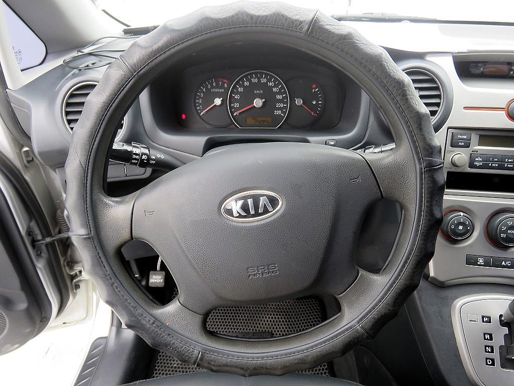 KIA Carens - Vista 11