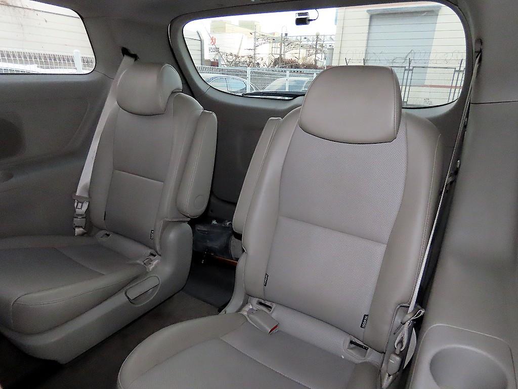 KIA Carnival - Vista 7