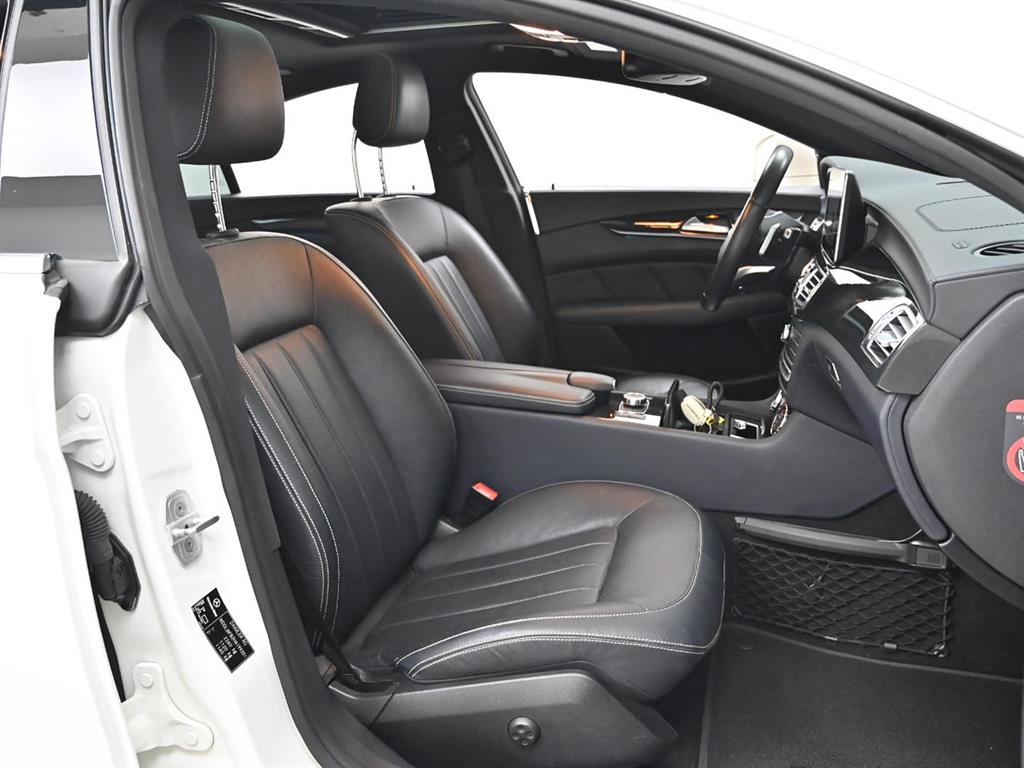 Mercedes Benz CLS Class - Vista 10