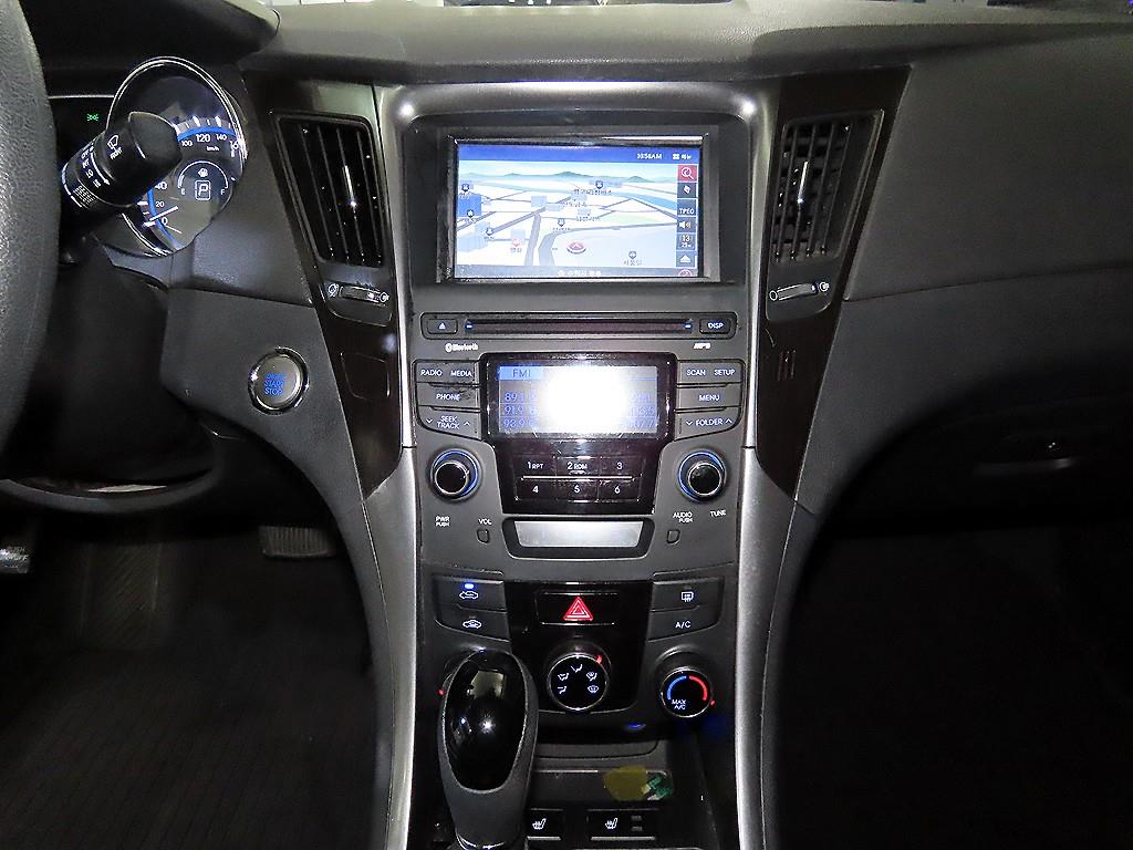 HYUNDAI Sonata - Vista 11