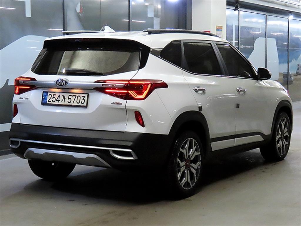 KIA Seltos - Vista 4