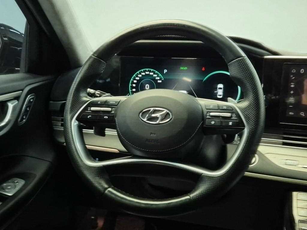HYUNDAI Grandeur - Vista 9