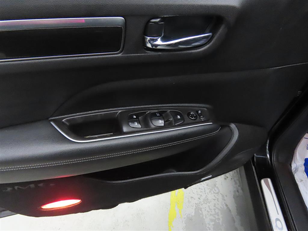 SAMSUNG QM6 2017 Negro - Importación desde Corea - HF Imports Iquique - Foto 13