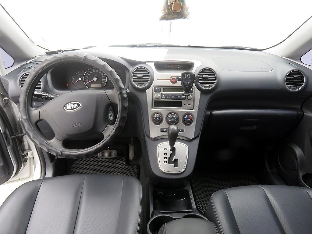 KIA Carens - Vista 8