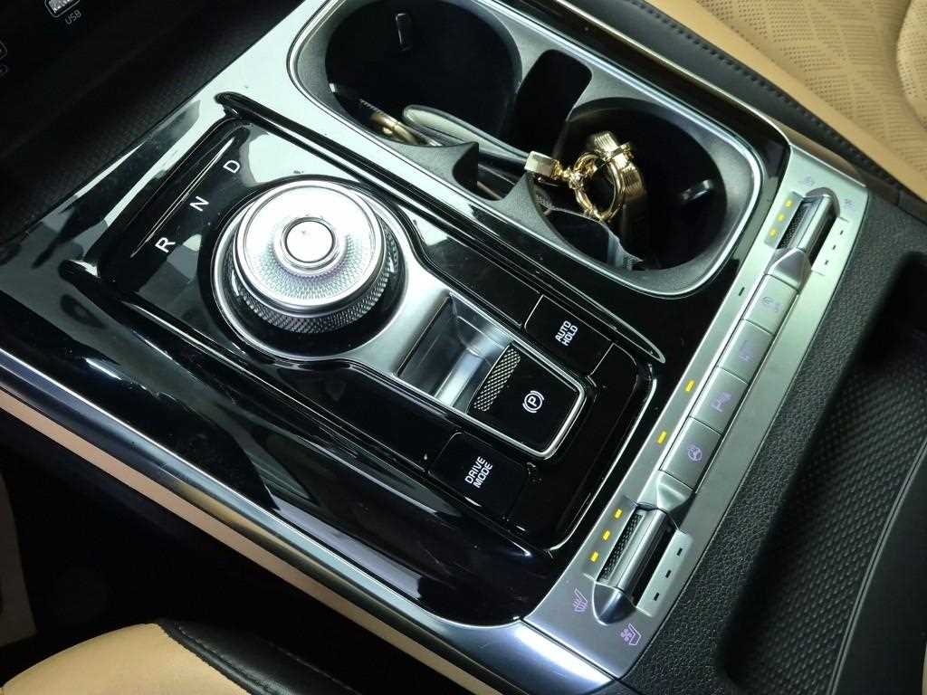 KIA Carnival - Vista 8