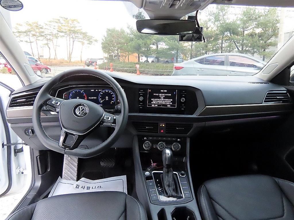 Volkswagen Jetta - Vista 7