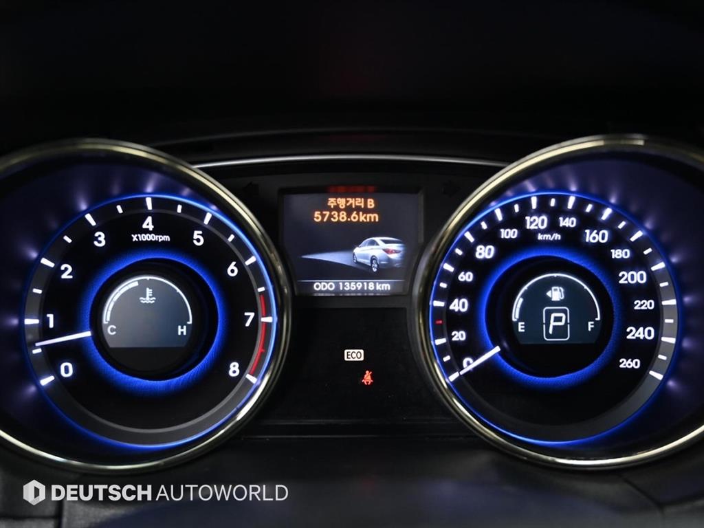 HYUNDAI Sonata - Vista 8