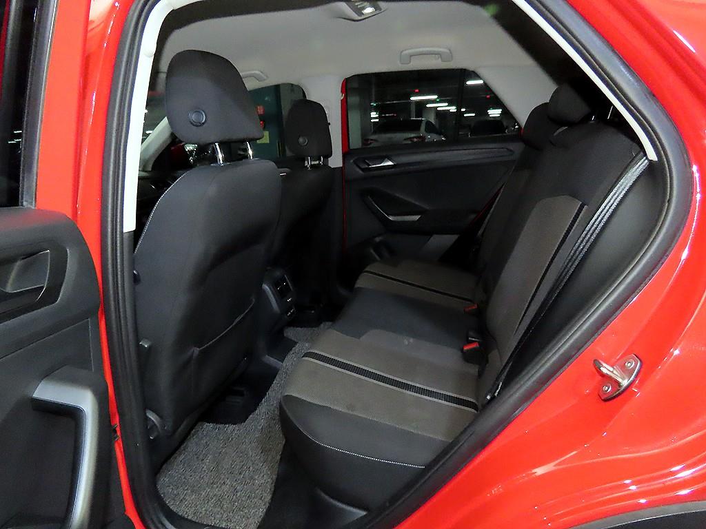 Volkswagen T-Roc - Vista 7