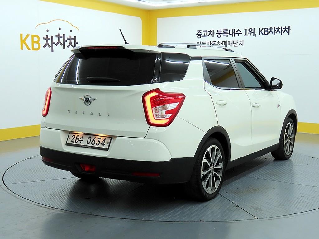 Ssangyong Tivoli - Vista 4