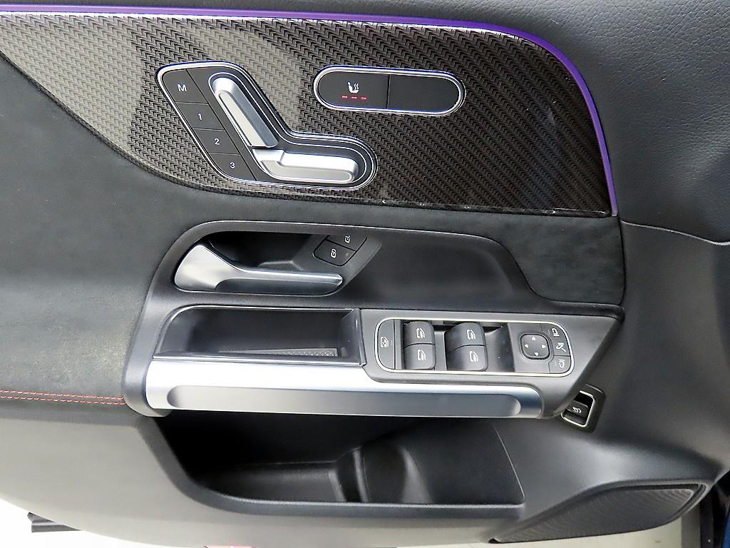 Mercedes Benz GLB Class - Vista 11