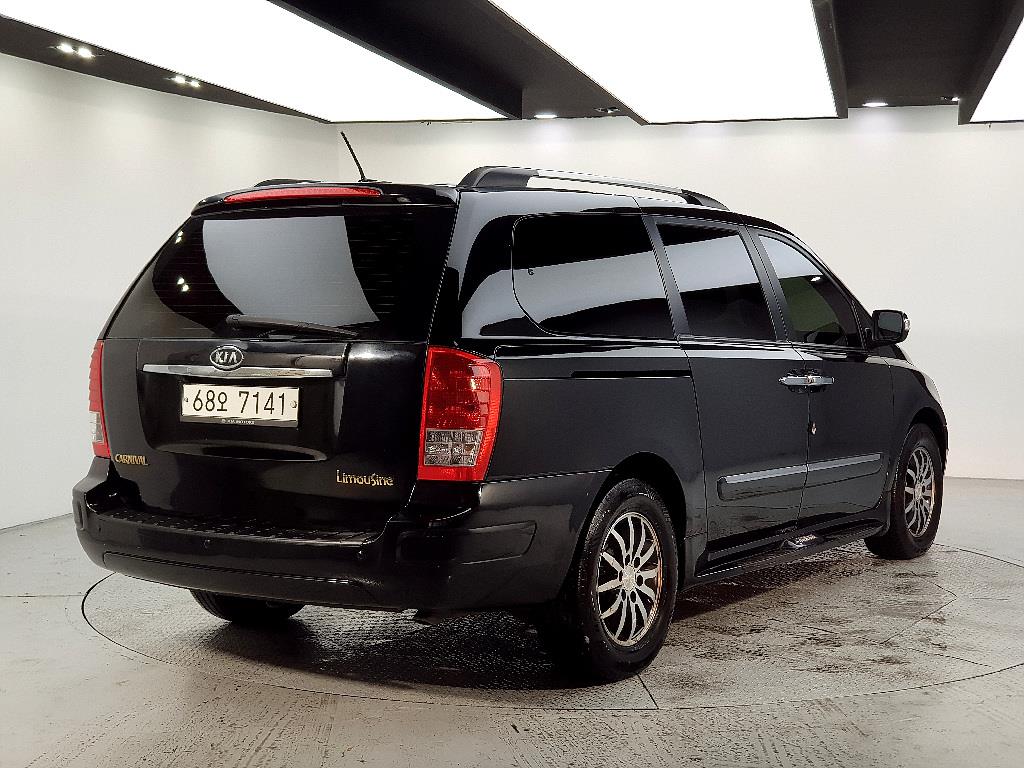 KIA Carnival - Vista 4