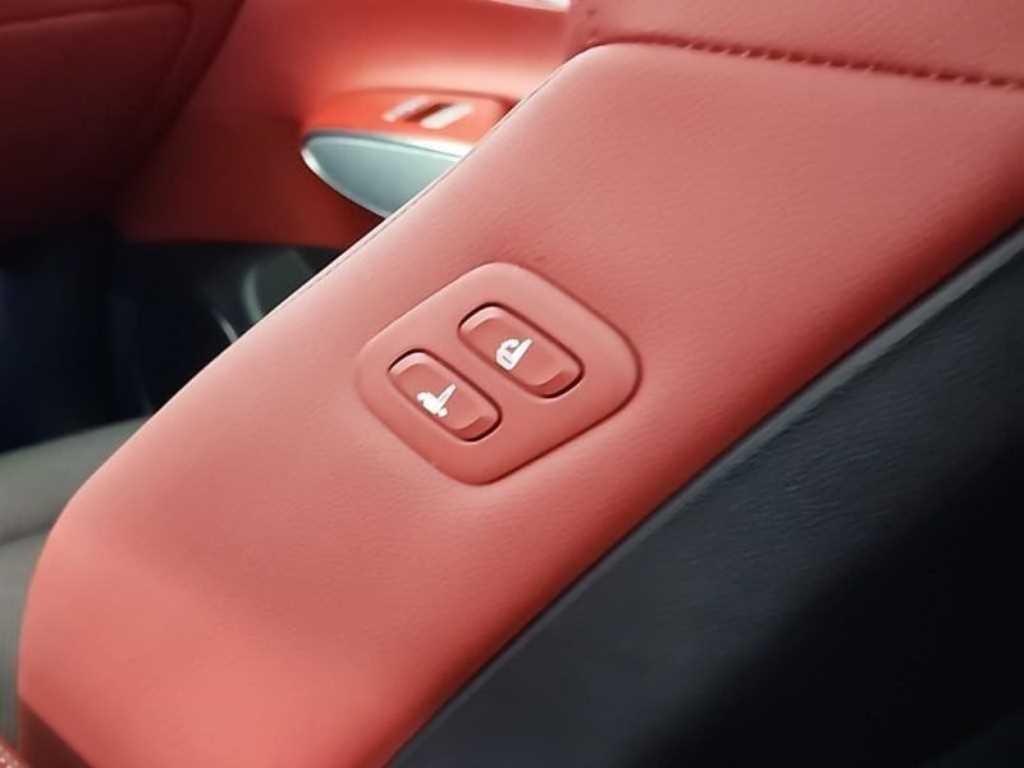 Genesis GV70 - Vista 12