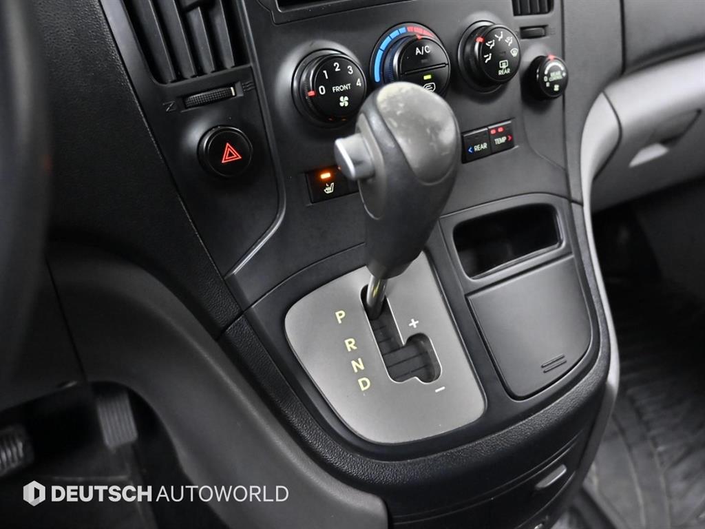 HYUNDAI Starex - Vista 9