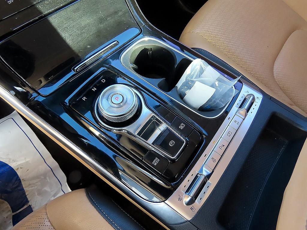 KIA Carnival - Vista 11