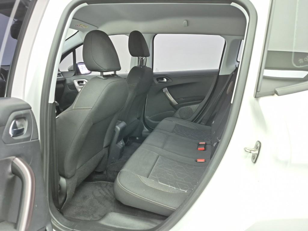 Peugeot 2008 - Vista 12