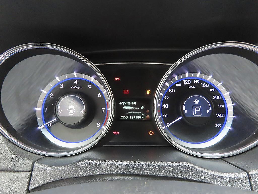 HYUNDAI Sonata - Vista 11