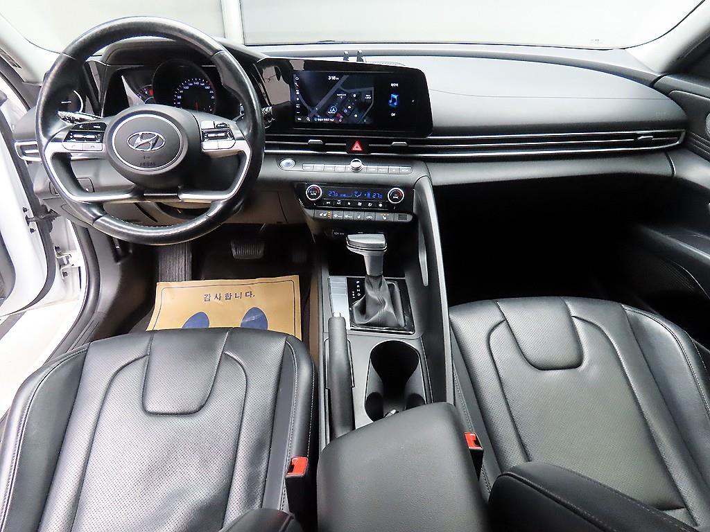 HYUNDAI Avante - Vista 7